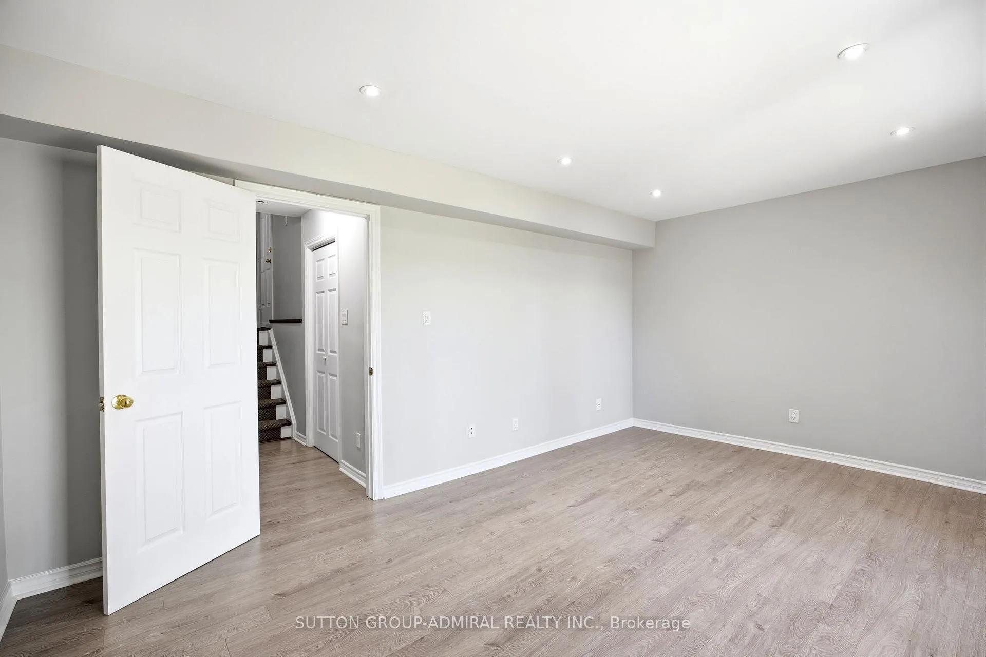 Photo 7 of 37 Old Firehall Lane, Vaughan, West Woodbridge — HOMEH