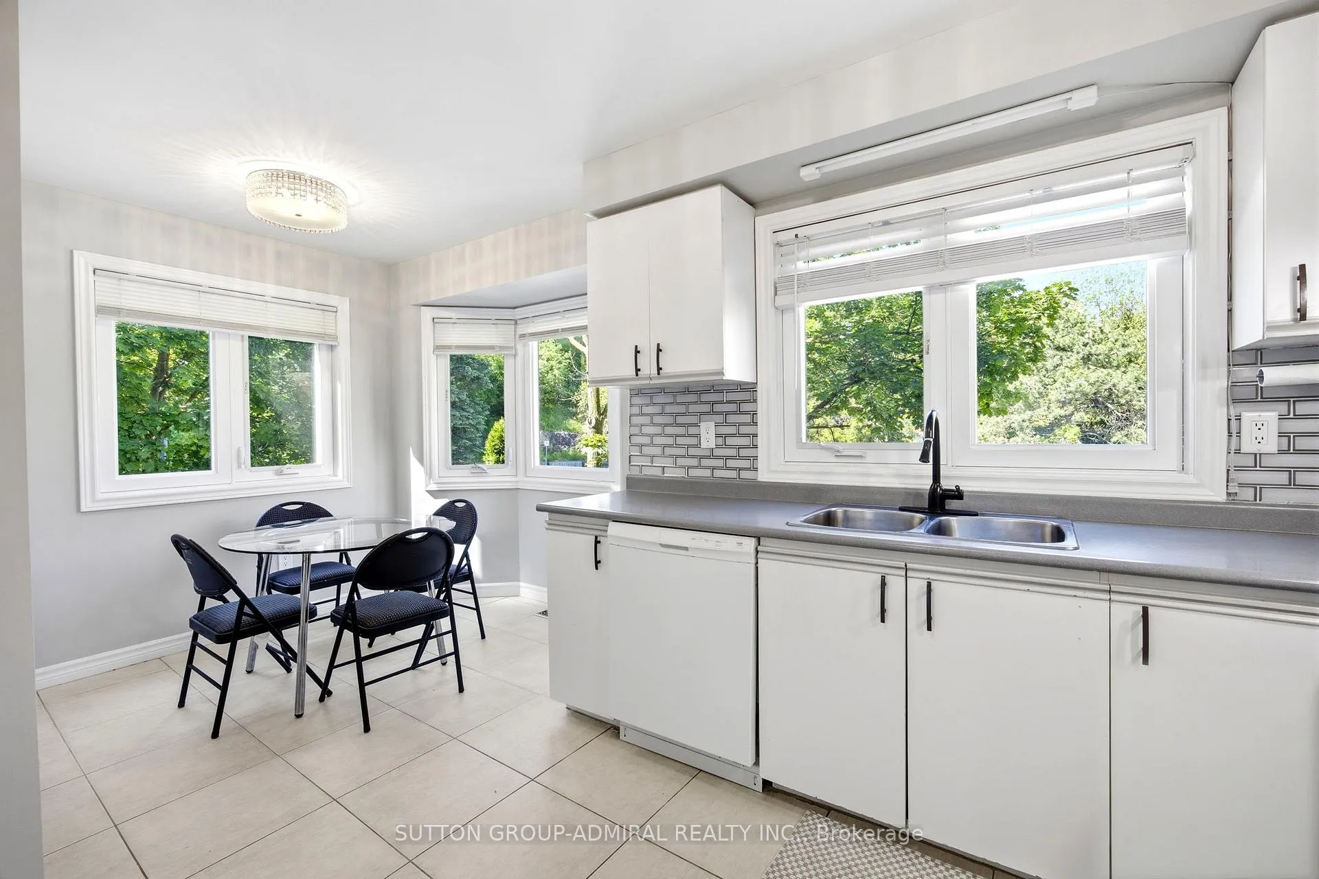 Photo 18 of 37 Old Firehall Lane, Vaughan, West Woodbridge — HOMEH