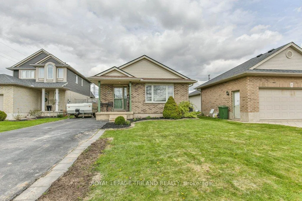Photo 3 of 9 Brookside Drive, St. Thomas — HOMEH