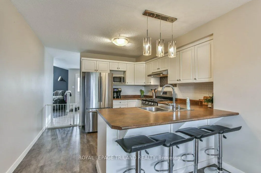 Photo 13 of 9 Brookside Drive, St. Thomas — HOMEH