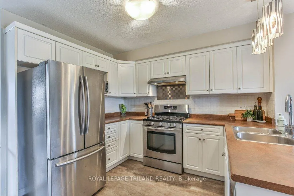 Photo 14 of 9 Brookside Drive, St. Thomas — HOMEH