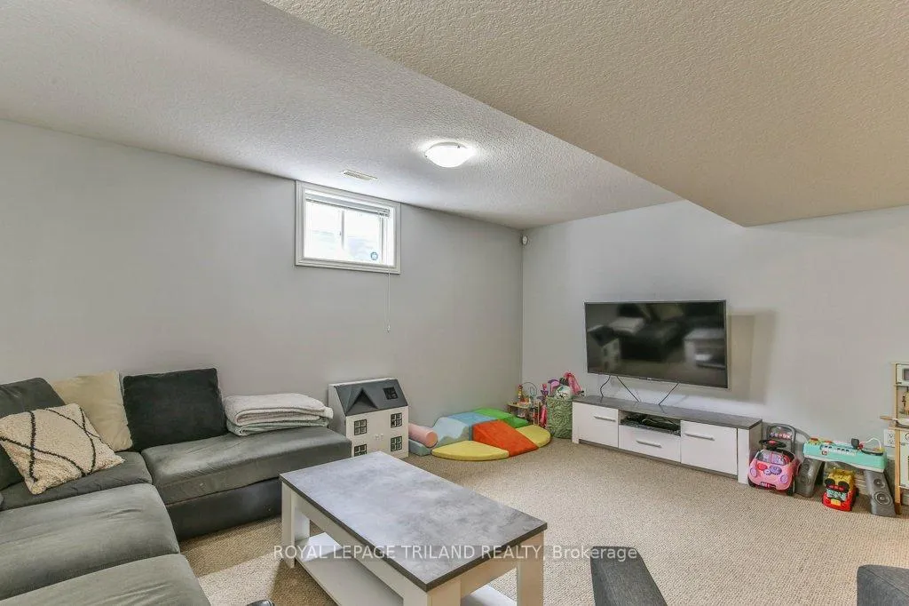 Photo 28 of 9 Brookside Drive, St. Thomas — HOMEH