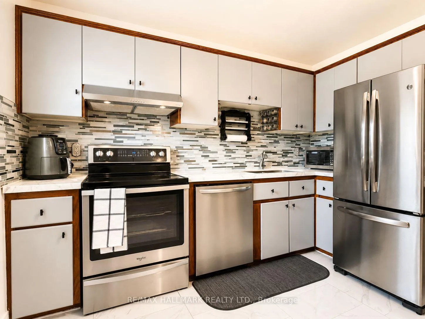 Photo 8 of 100 Ascot Avenue, Toronto, Corso Italia-Davenport — HOMEH