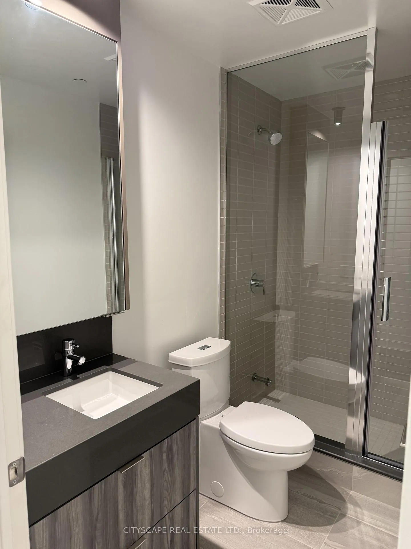 Photo 14 of Unit 820, 6 Flavelle Trail, Vaughan, Steeles West Industrial — HOMEH