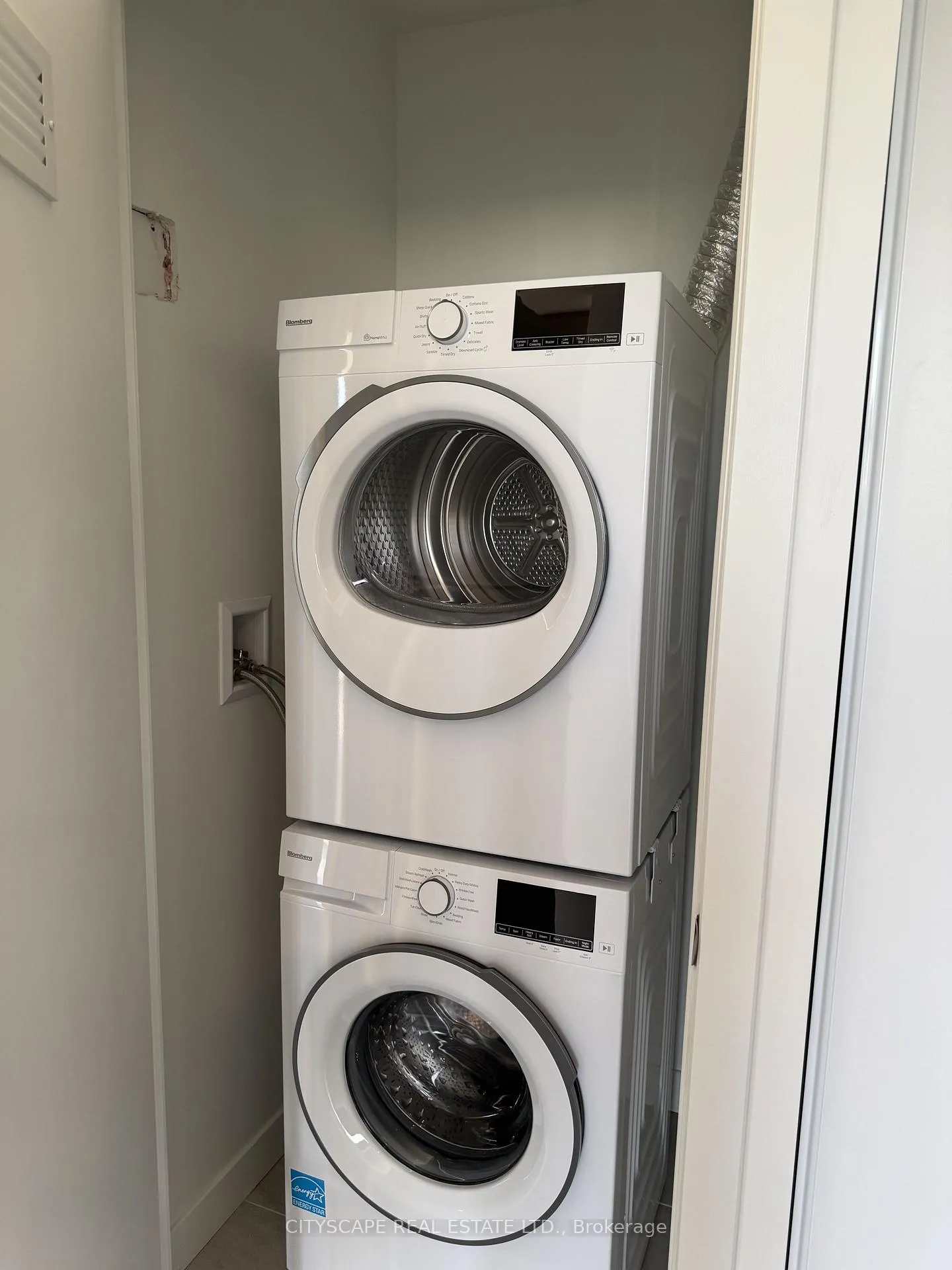 Photo 15 of Unit 820, 6 Flavelle Trail, Vaughan, Steeles West Industrial — HOMEH