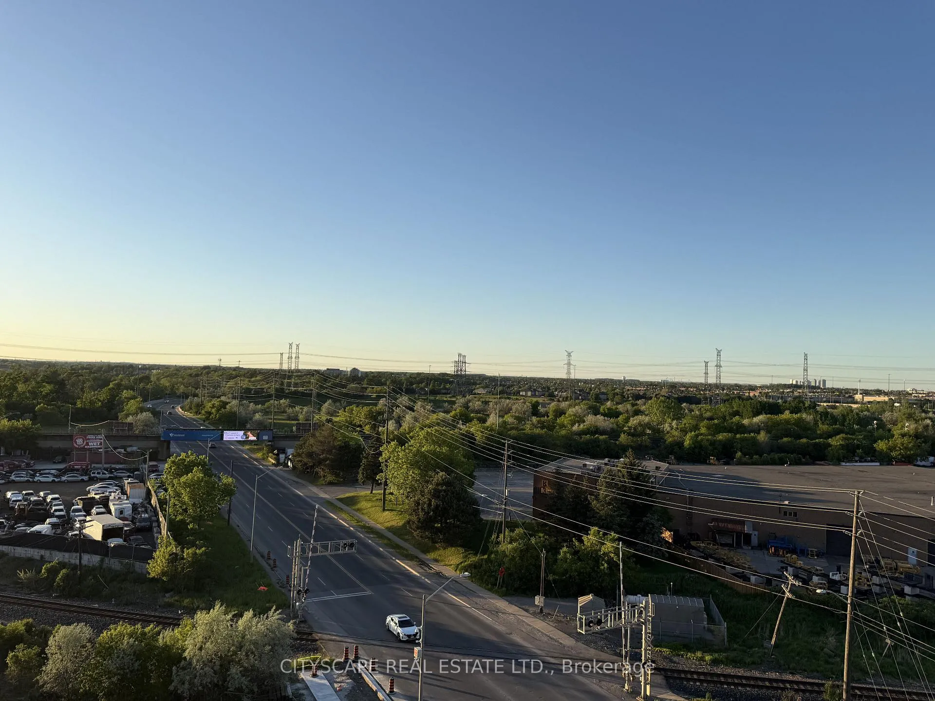 Photo 17 of Unit 820, 6 Flavelle Trail, Vaughan, Steeles West Industrial — HOMEH