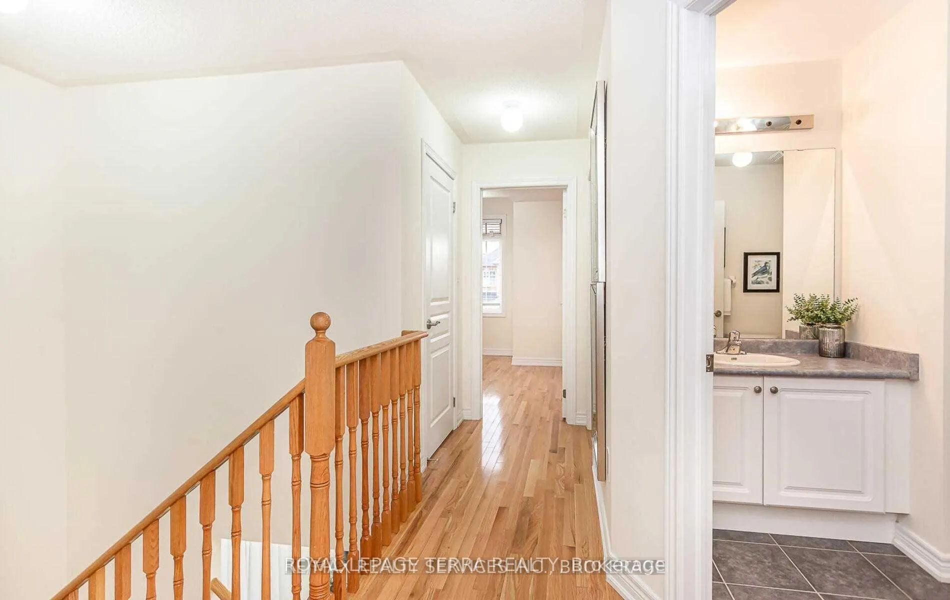 Photo 16 of 9 Chesterwood Crescent, Brampton, Credit Valley — HOMEH