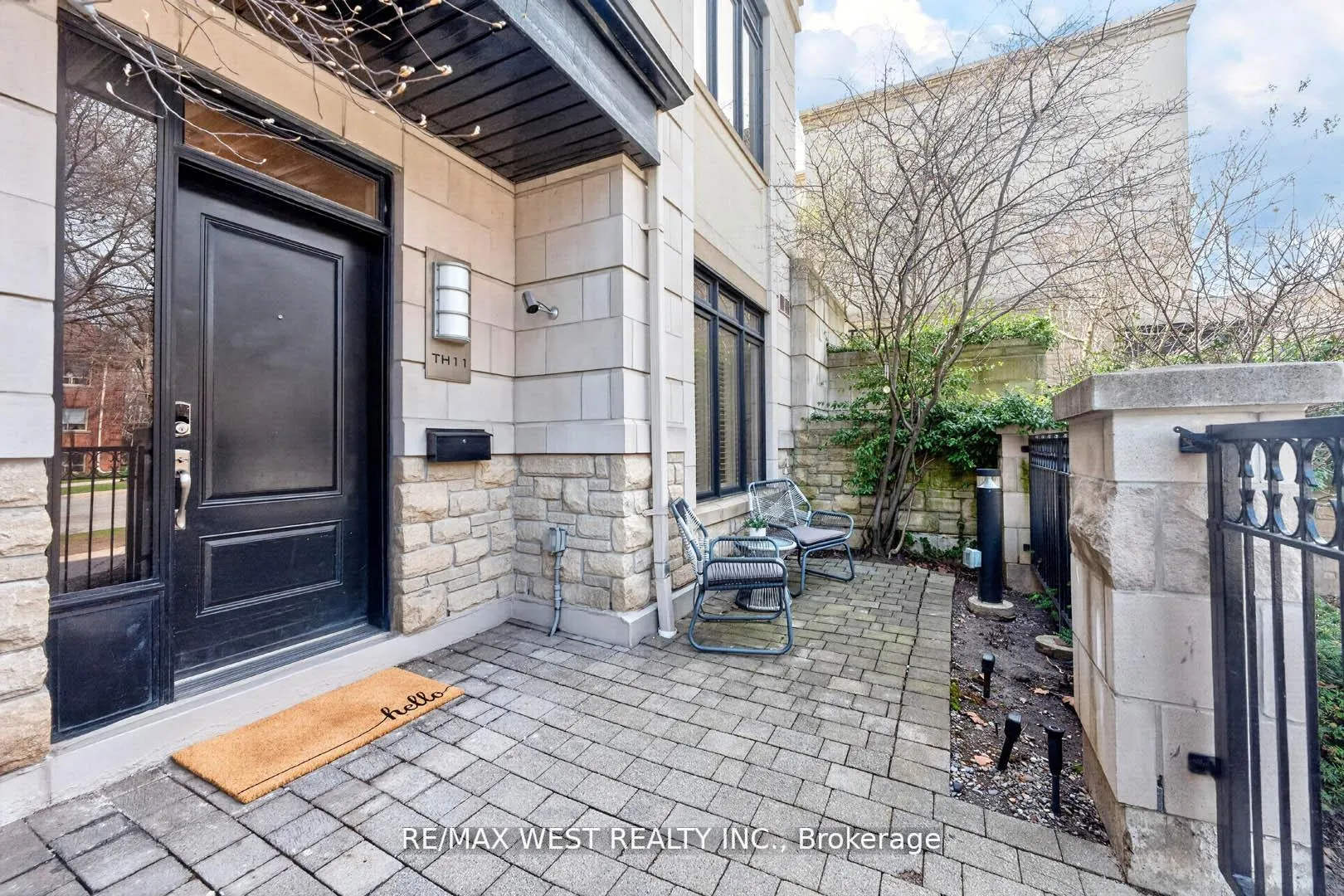 Photo 5 of Unit TH 11, 7 Oakburn Crescent, North York, Willowdale East — HOMEH