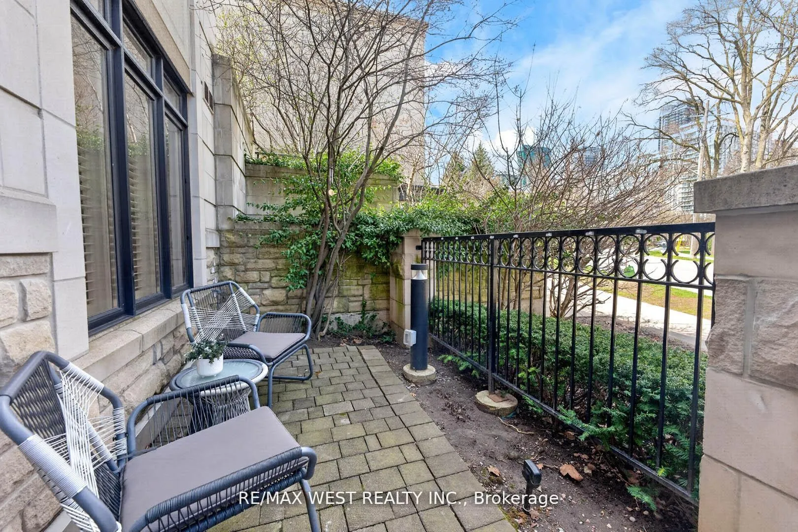 Photo 6 of Unit TH 11, 7 Oakburn Crescent, North York, Willowdale East — HOMEH