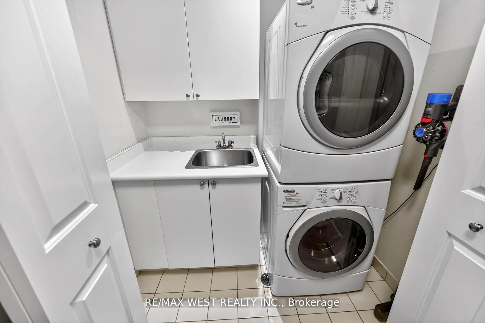 Photo 32 of Unit TH 11, 7 Oakburn Crescent, North York, Willowdale East — HOMEH