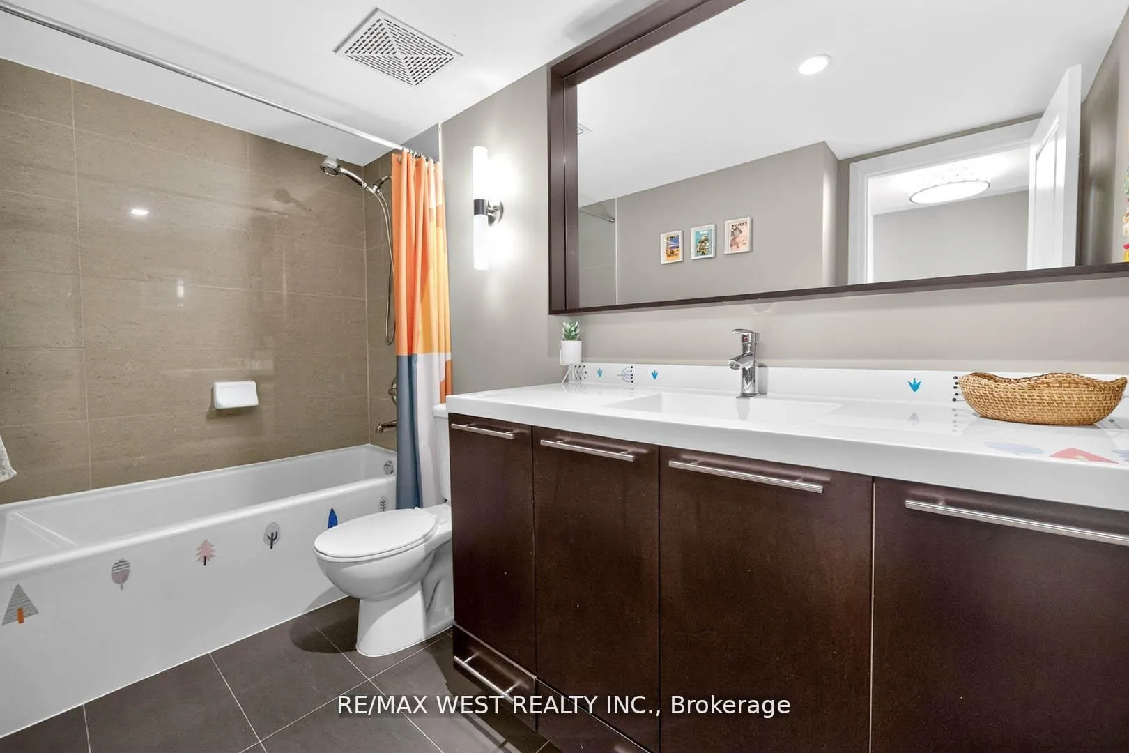 Photo 40 of Unit TH 11, 7 Oakburn Crescent, North York, Willowdale East — HOMEH