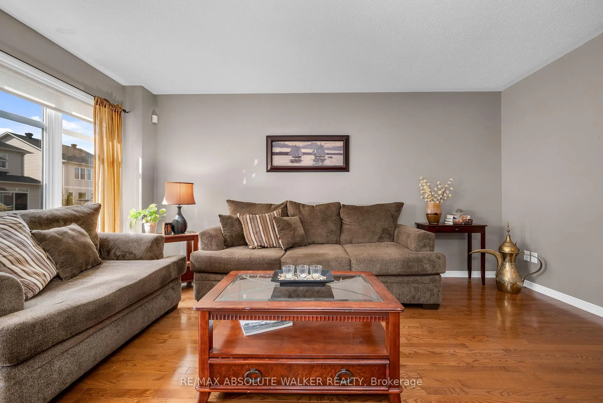 Photo 7 of 2010 Bergamot Circle, Ottawa, Springridge/East Village — HOMEH