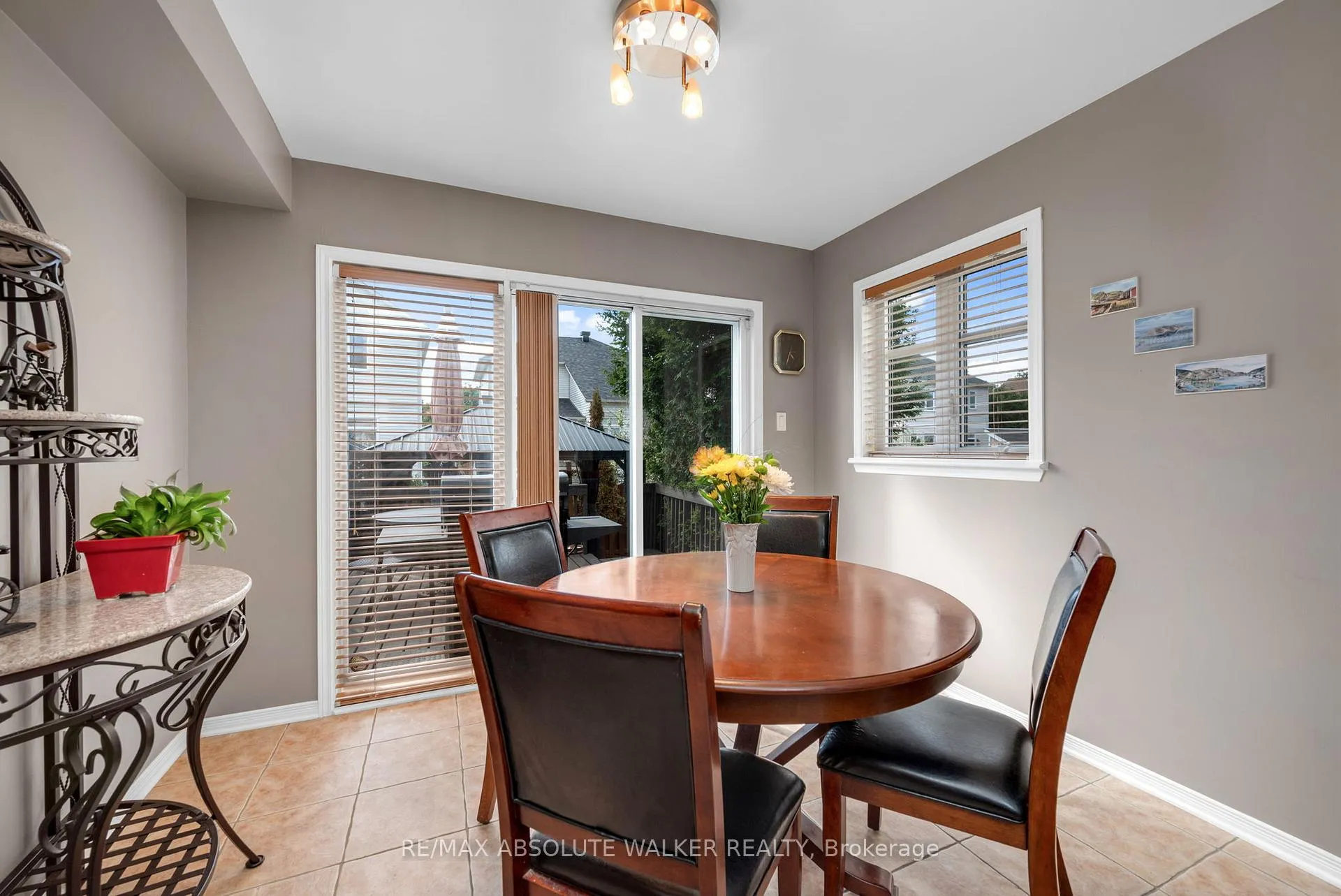 Photo 14 of 2010 Bergamot Circle, Ottawa, Springridge/East Village — HOMEH