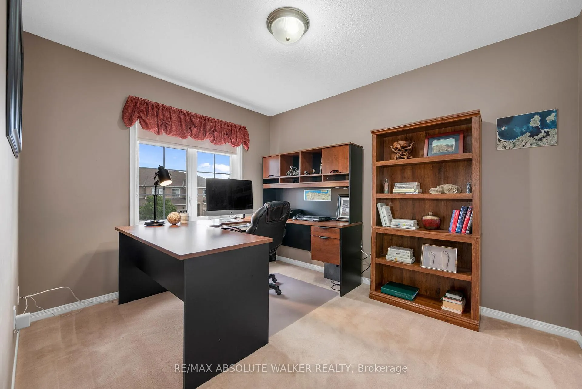 Photo 22 of 2010 Bergamot Circle, Ottawa, Springridge/East Village — HOMEH
