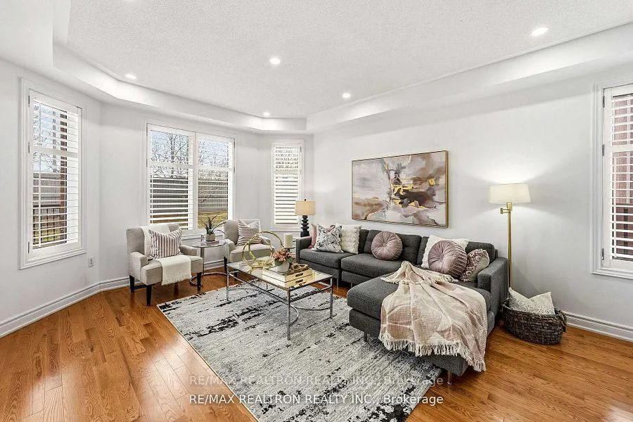 Photo 1 of 30 Glacier Crescent, Scarborough, Rouge — HOMEH