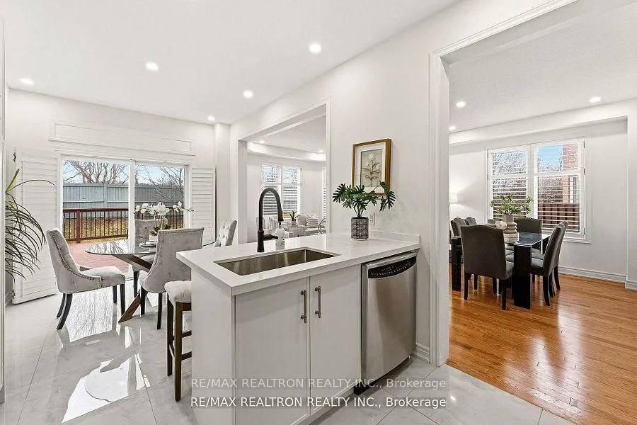 Photo 7 of 30 Glacier Crescent, Scarborough, Rouge — HOMEH