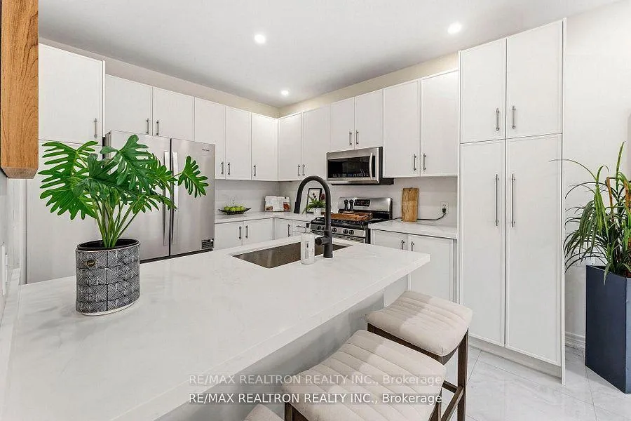 Photo 9 of 30 Glacier Crescent, Scarborough, Rouge — HOMEH
