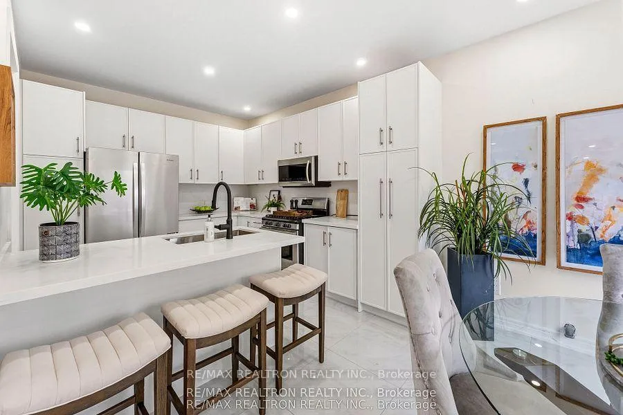 Photo 10 of 30 Glacier Crescent, Scarborough, Rouge — HOMEH