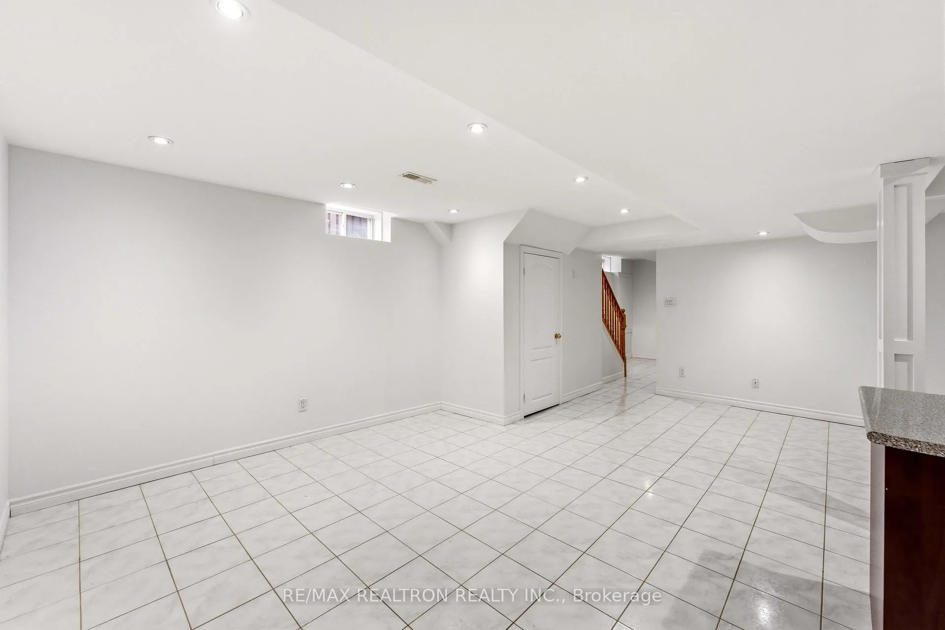 Photo 46 of 30 Glacier Crescent, Scarborough, Rouge — HOMEH
