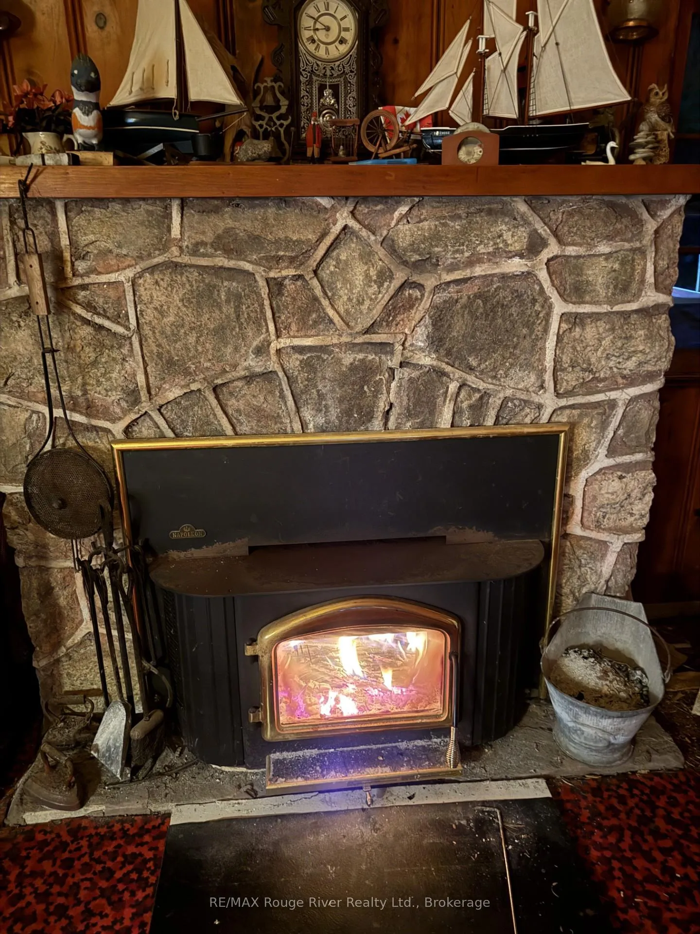 Photo 8 of 1246 Sugar Bush Lane, Minden Hills, Minden — HOMEH