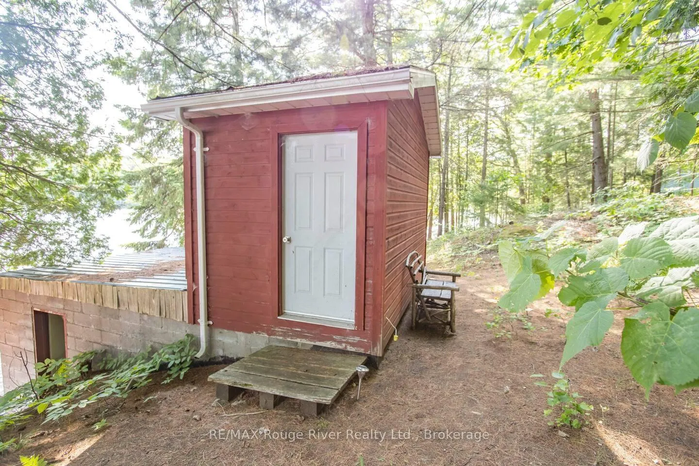 Photo 26 of 1246 Sugar Bush Lane, Minden Hills, Minden — HOMEH