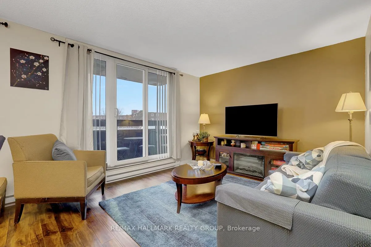 Photo 2 of Unit 210, 2000 Jasmine Crescent, Ottawa, Beacon Hill South — HOMEH