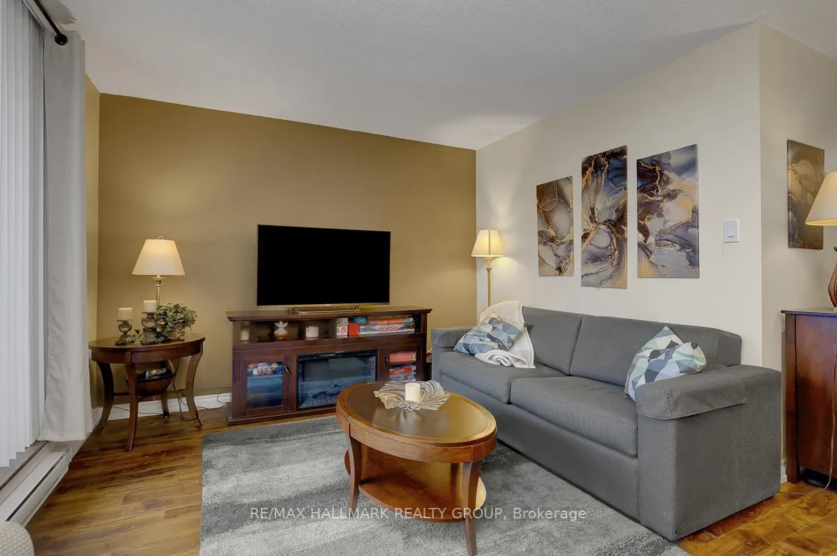 Photo 3 of Unit 210, 2000 Jasmine Crescent, Ottawa, Beacon Hill South — HOMEH