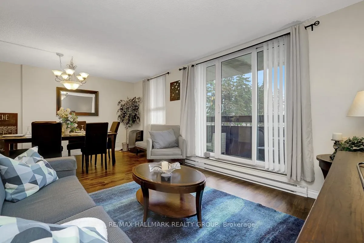 Photo 4 of Unit 210, 2000 Jasmine Crescent, Ottawa, Beacon Hill South — HOMEH
