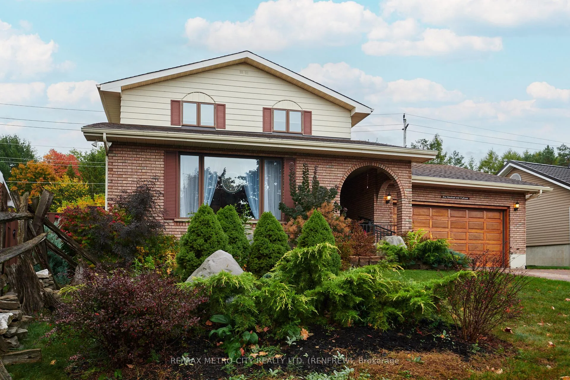 Front of 115 Ivy Avenue