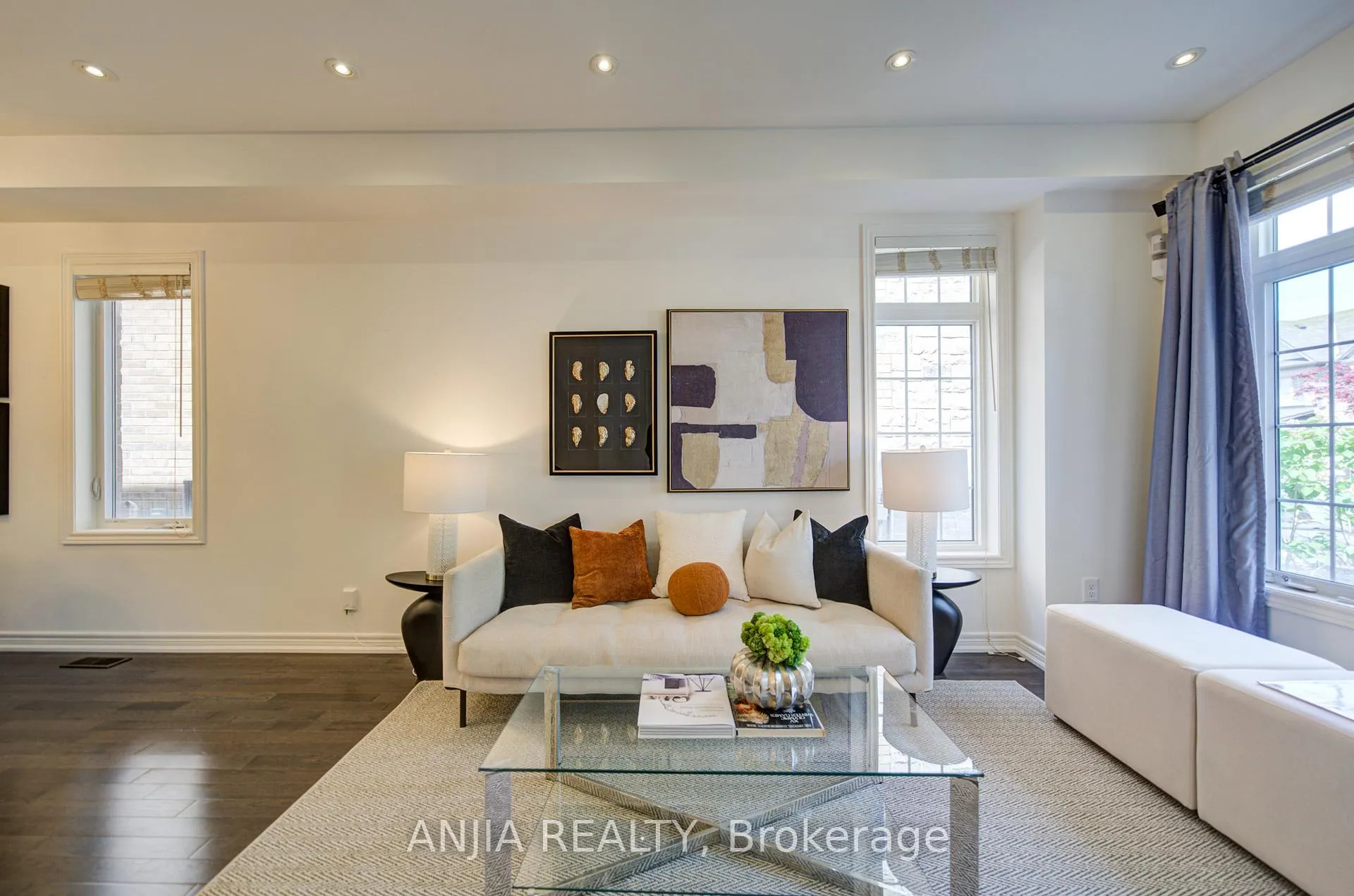 Photo 9 of 17 Holst Avenue, Markham, Berczy — HOMEH