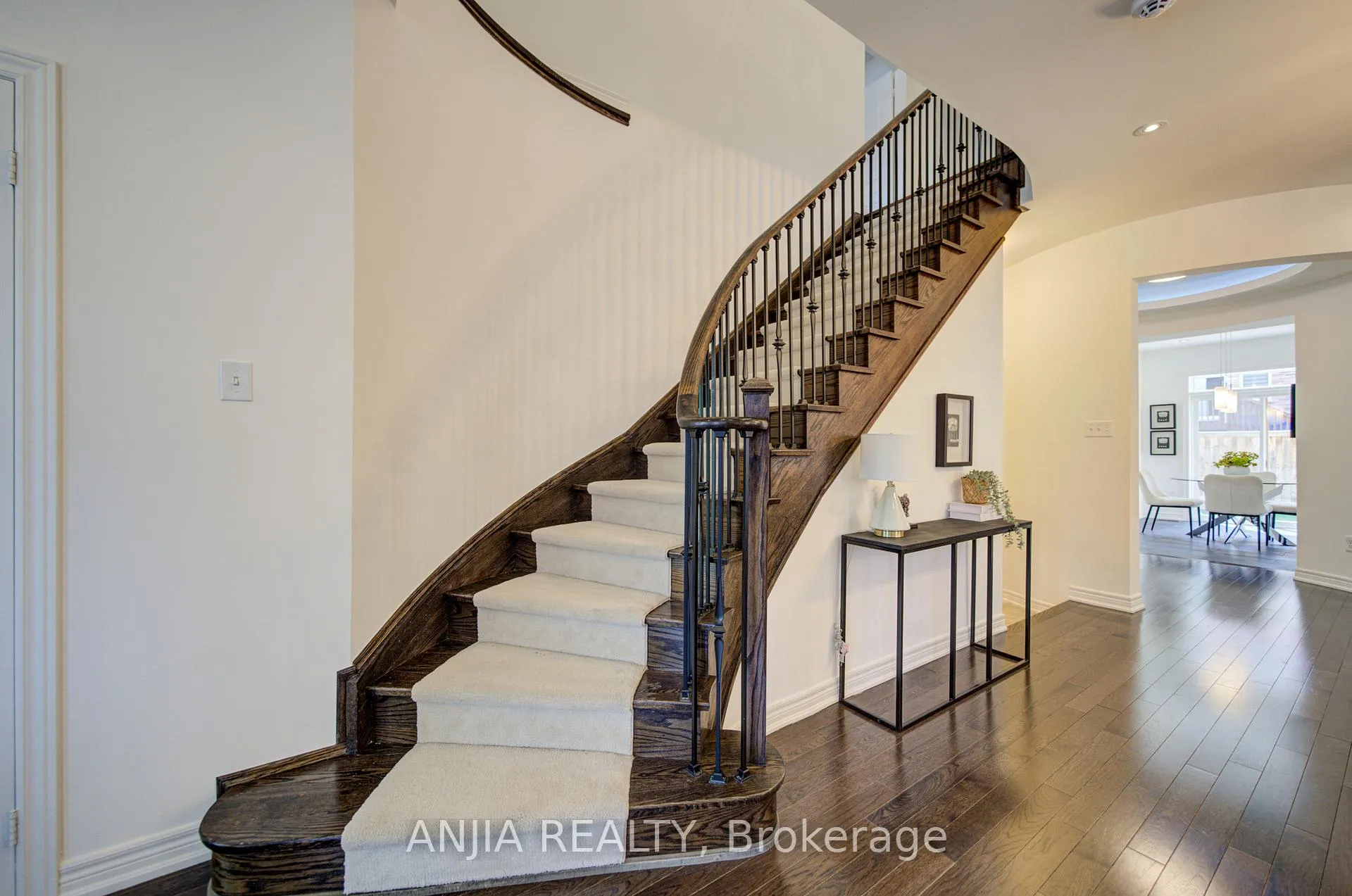 Photo 12 of 17 Holst Avenue, Markham, Berczy — HOMEH