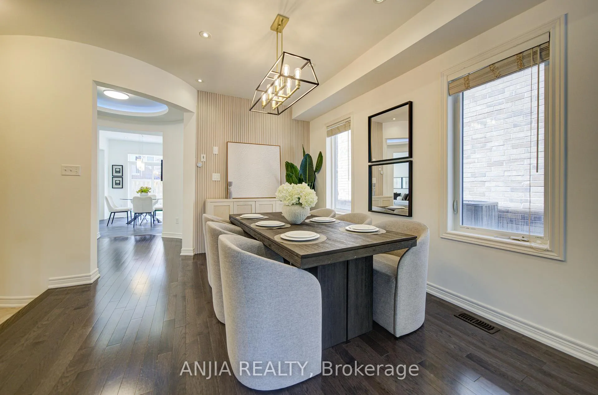 Photo 13 of 17 Holst Avenue, Markham, Berczy — HOMEH
