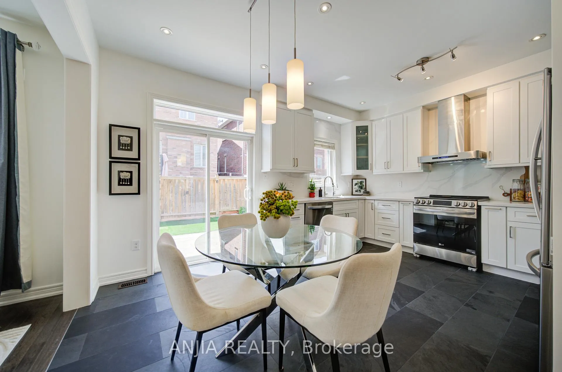 Photo 17 of 17 Holst Avenue, Markham, Berczy — HOMEH