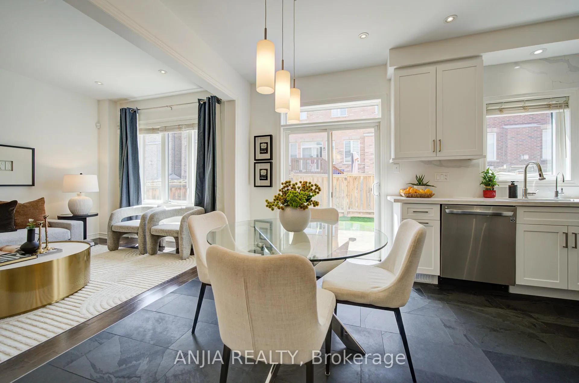 Photo 18 of 17 Holst Avenue, Markham, Berczy — HOMEH