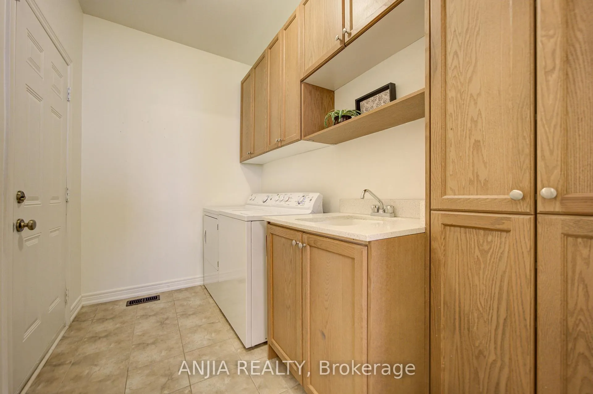 Photo 28 of 17 Holst Avenue, Markham, Berczy — HOMEH