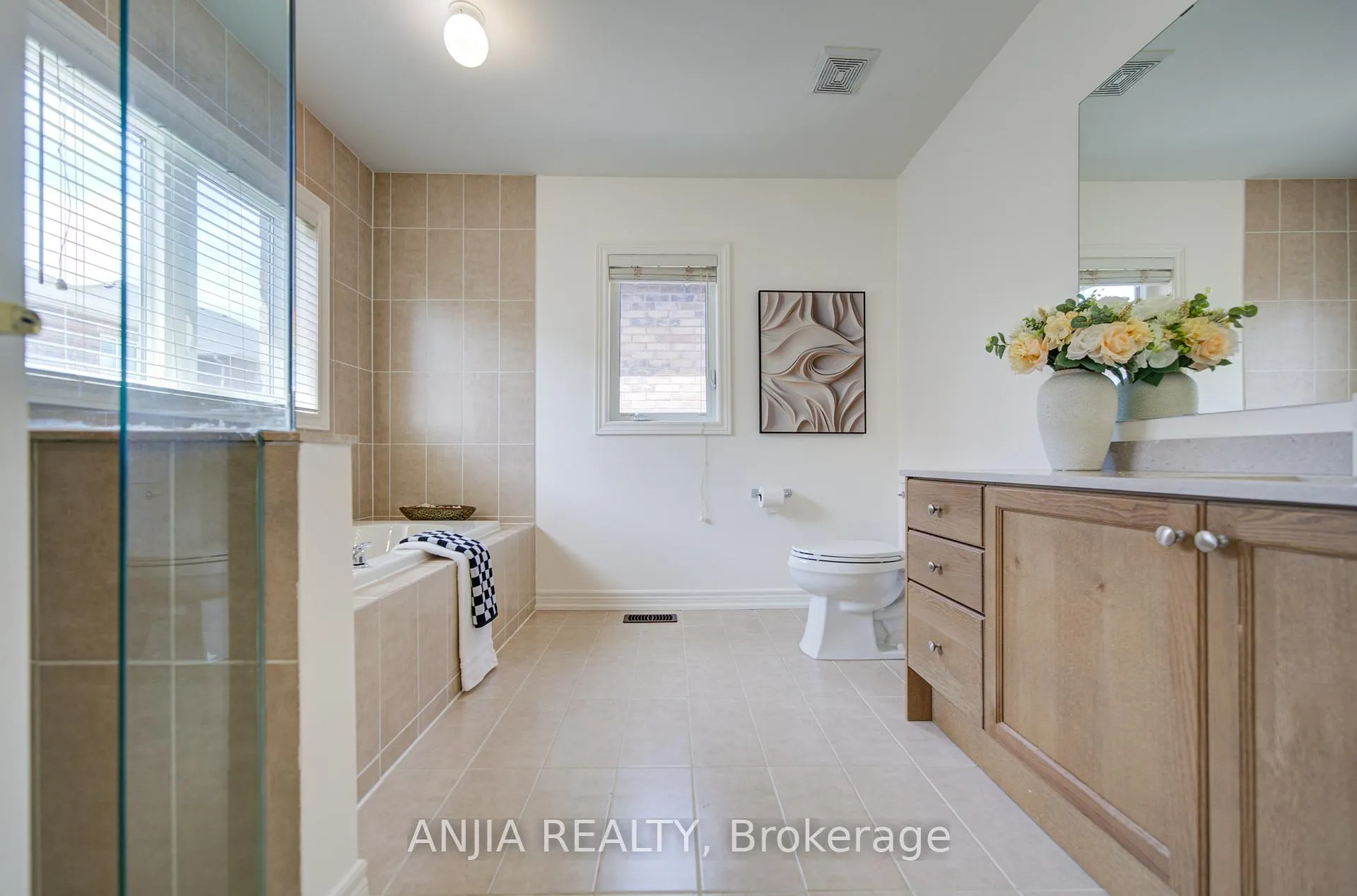 Photo 34 of 17 Holst Avenue, Markham, Berczy — HOMEH