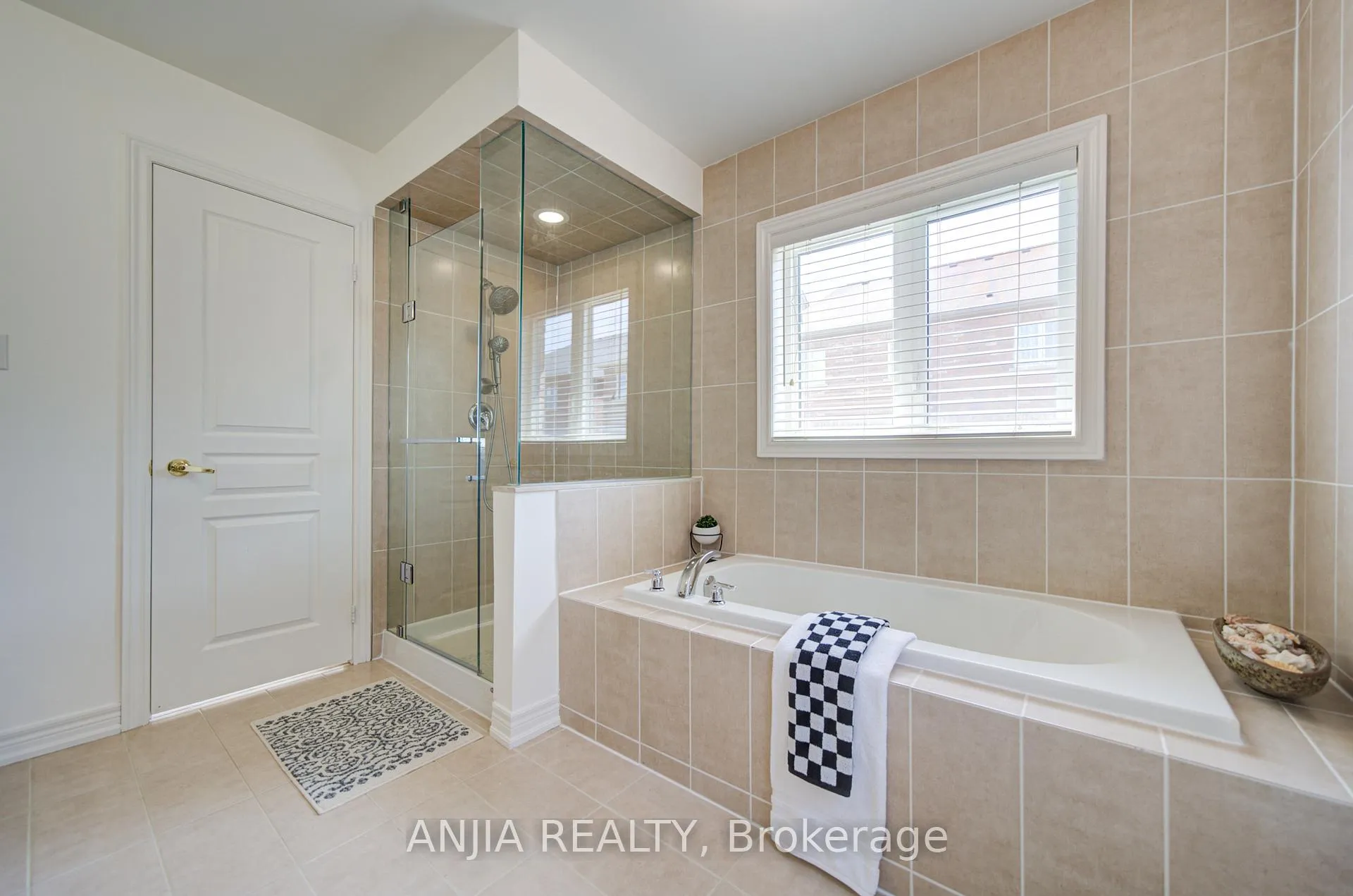 Photo 35 of 17 Holst Avenue, Markham, Berczy — HOMEH