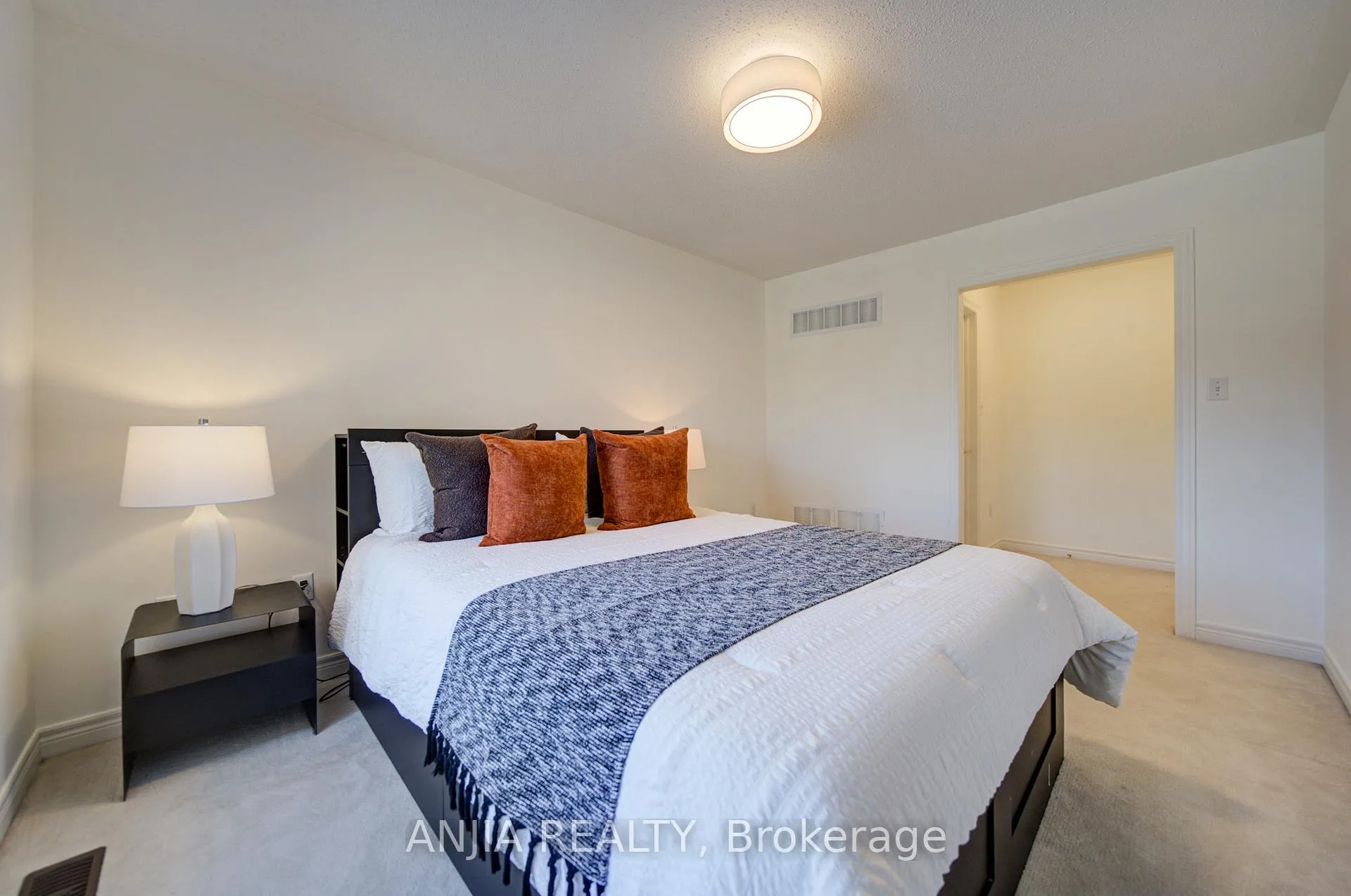 Photo 39 of 17 Holst Avenue, Markham, Berczy — HOMEH