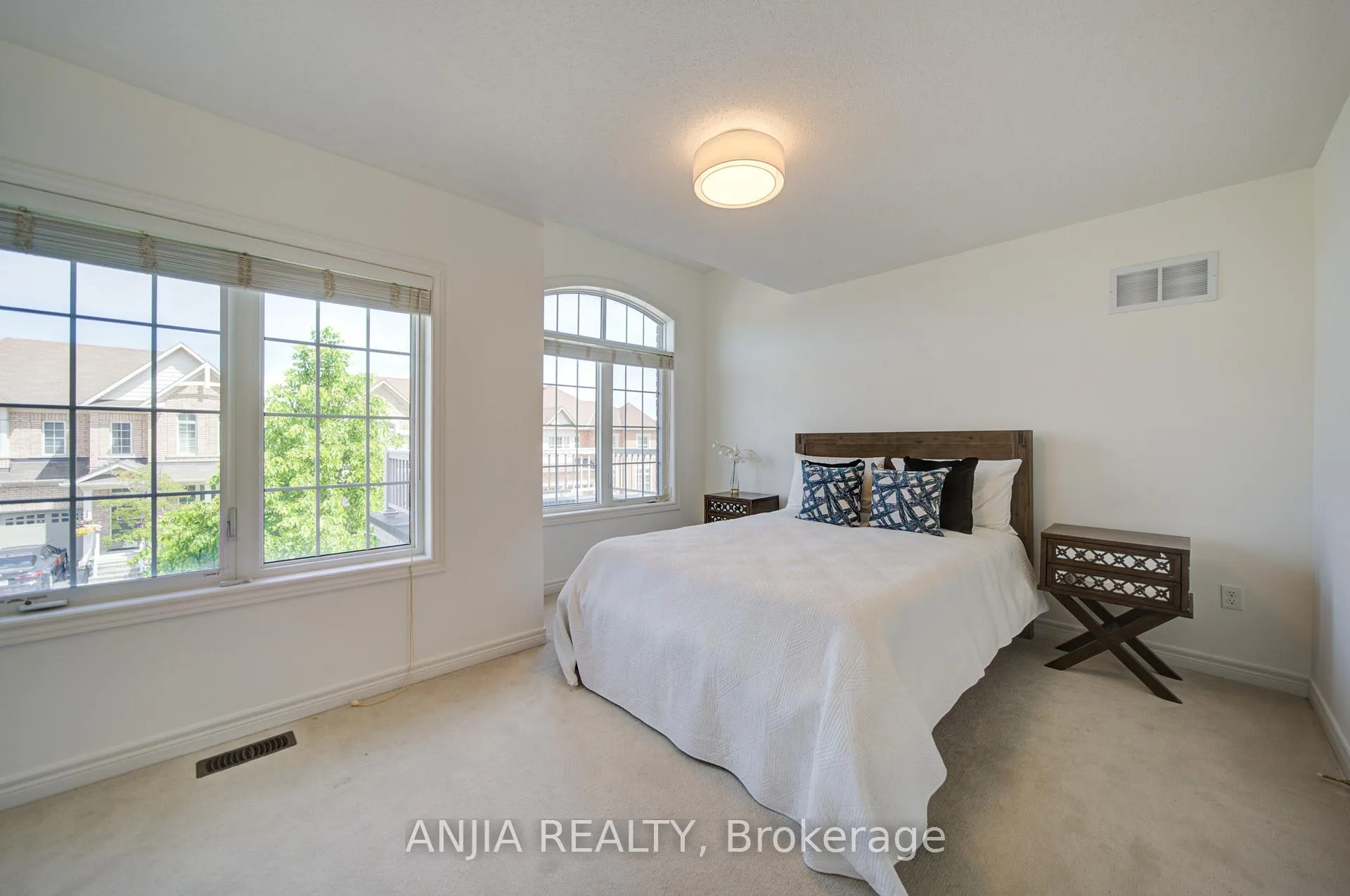 Photo 43 of 17 Holst Avenue, Markham, Berczy — HOMEH