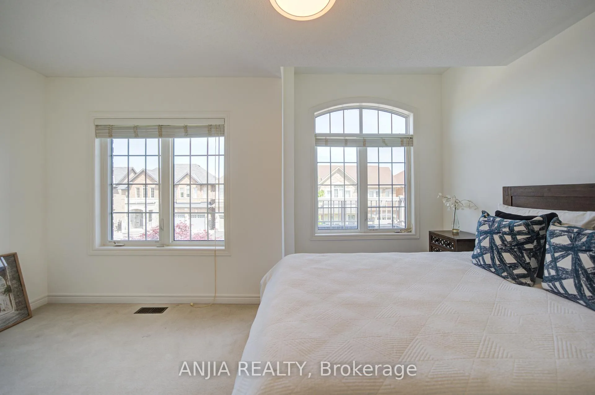 Photo 44 of 17 Holst Avenue, Markham, Berczy — HOMEH