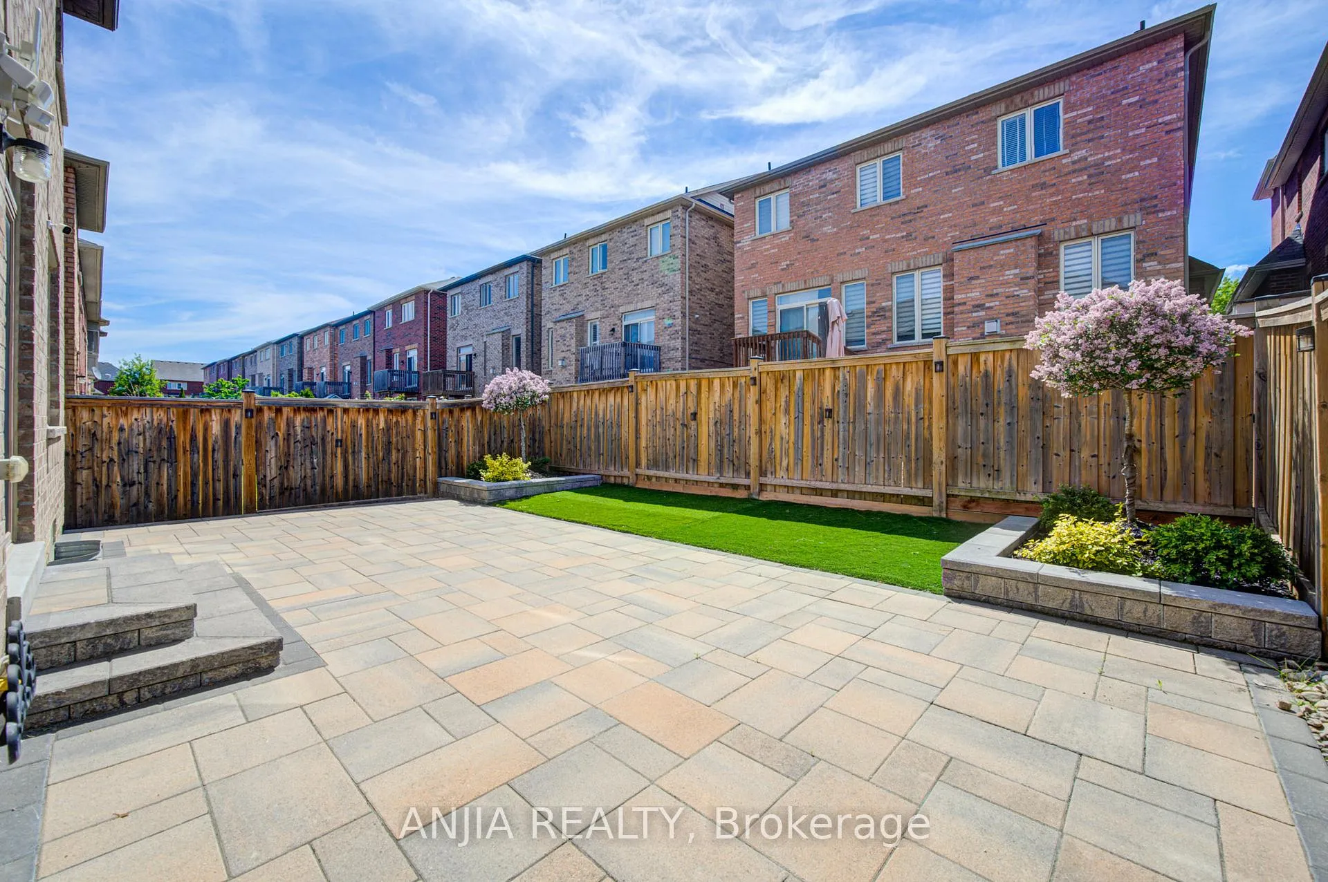 Photo 45 of 17 Holst Avenue, Markham, Berczy — HOMEH