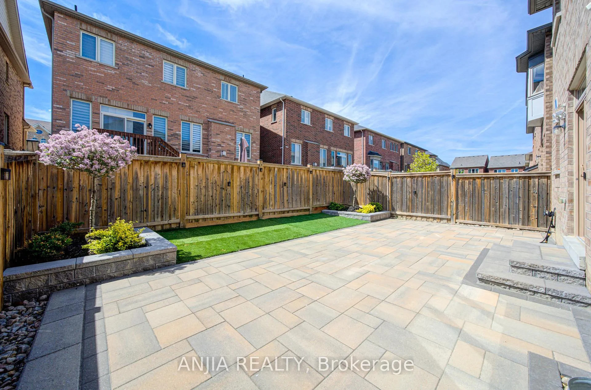 Photo 46 of 17 Holst Avenue, Markham, Berczy — HOMEH
