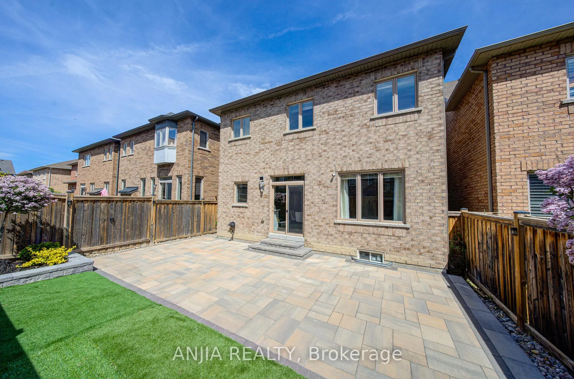 Photo 47 of 17 Holst Avenue, Markham, Berczy — HOMEH