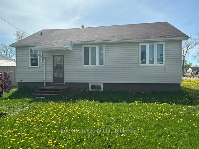 Photo 2 of 34 Birch Street, Kapuskasing — HOMEH