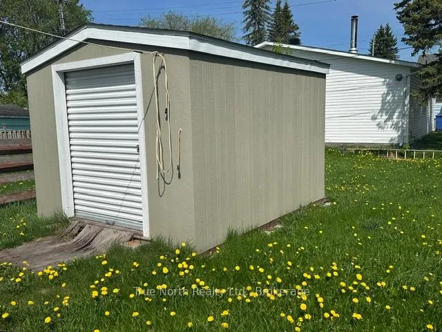 Photo 3 of 34 Birch Street, Kapuskasing — HOMEH