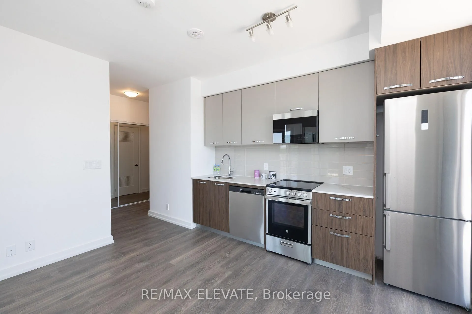 Photo 13 of Unit 2210, 75 James Street S, Hamilton, Corktown — HOMEH
