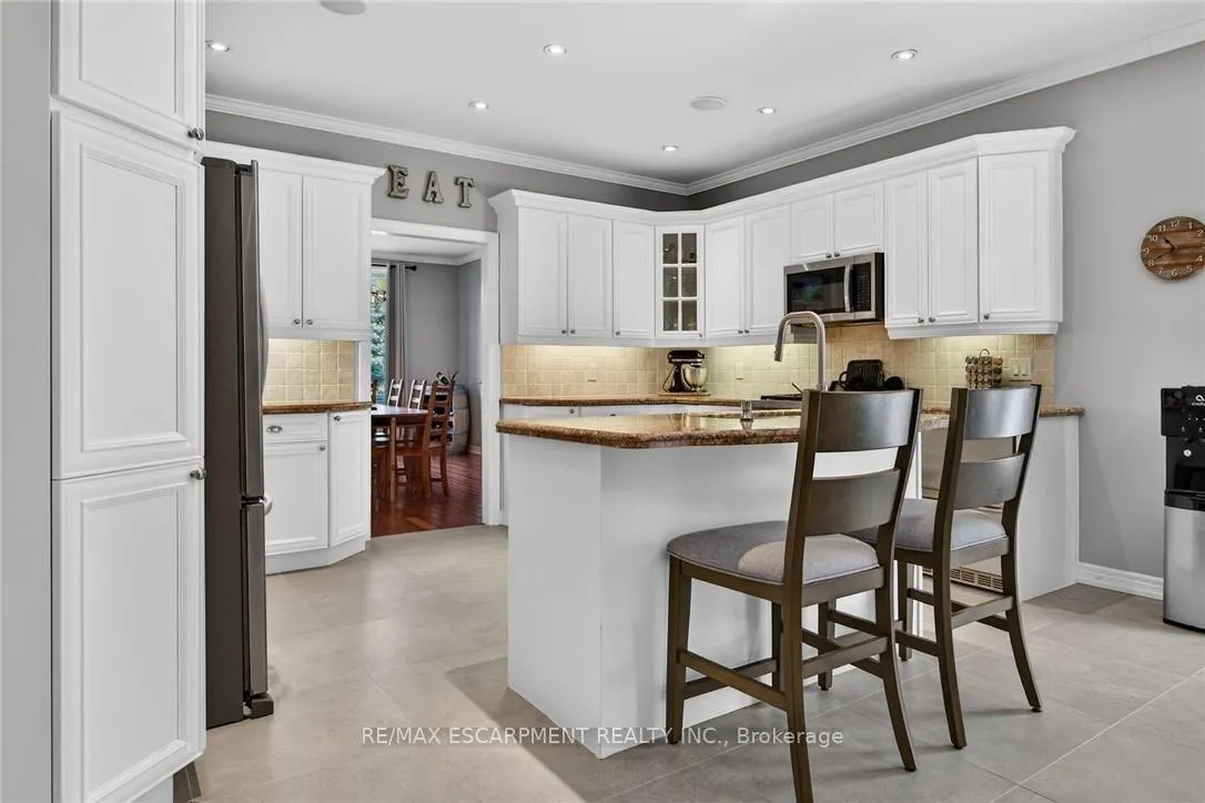 Photo 10 of 5 Royal Troon Drive, Brant, Paris — HOMEH