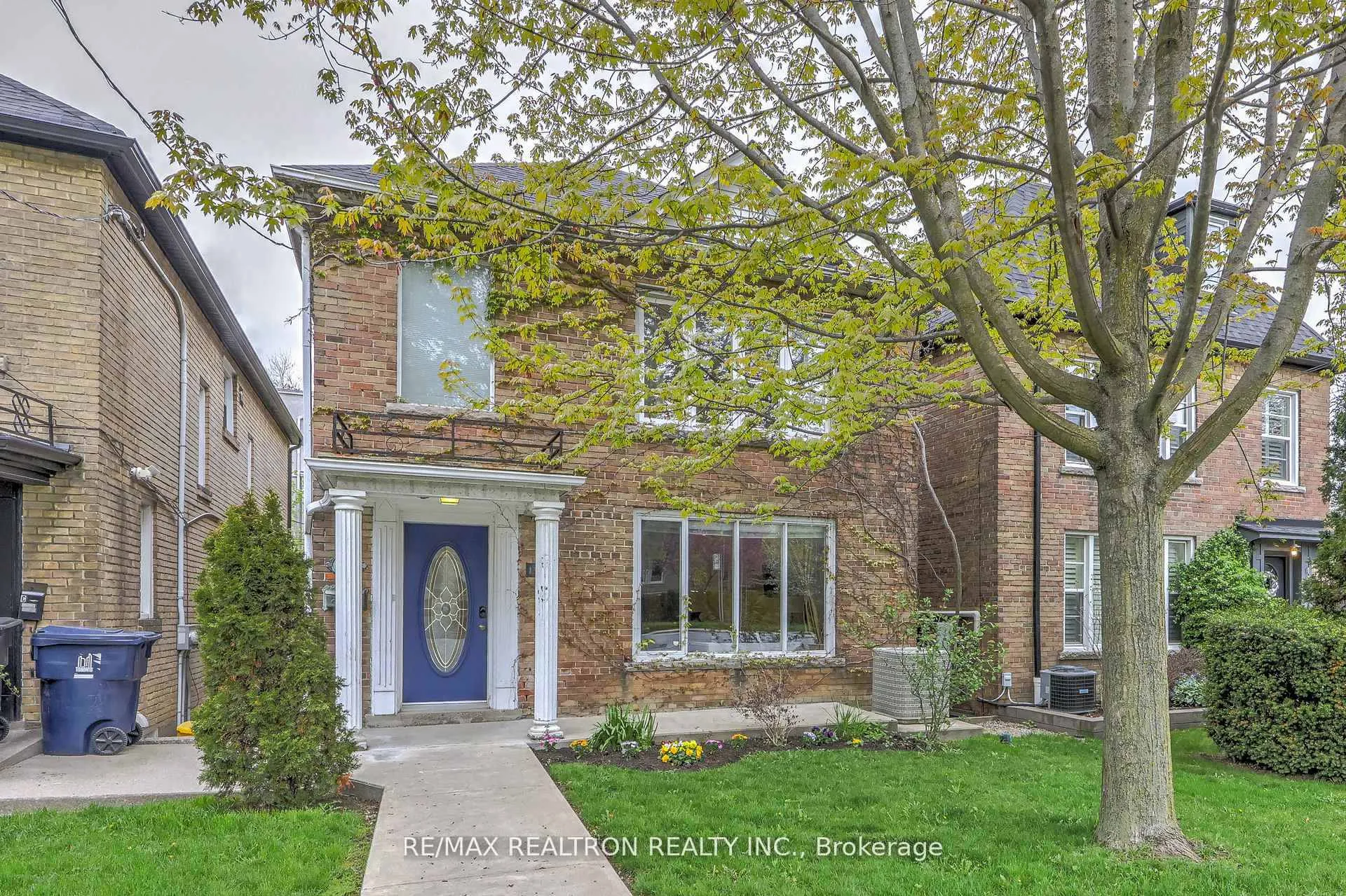 Front of 1336 Avenue Road