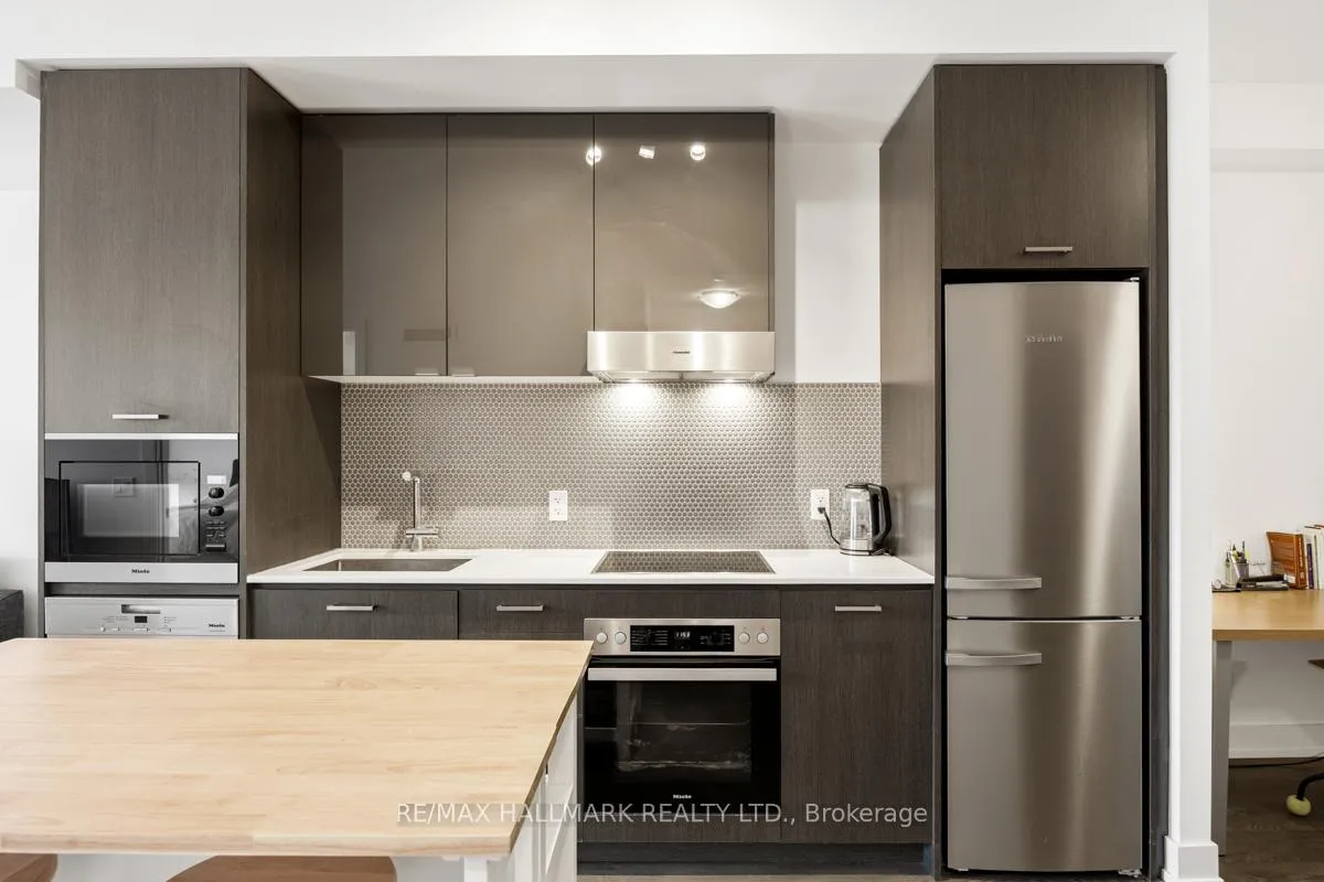 Photo 4 of Unit 1010, 11 Lillian Street, Toronto, Mount Pleasant West — HOMEH