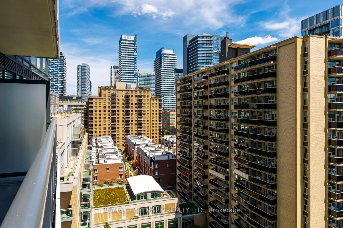 Photo 19 of Unit 1010, 11 Lillian Street, Toronto, Mount Pleasant West — HOMEH